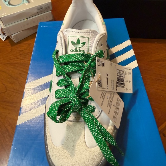 NIB Adidas Women's Samba Sneakers Shoes Cloud White/Green/Off White Size 7 - Picture 9 of 11